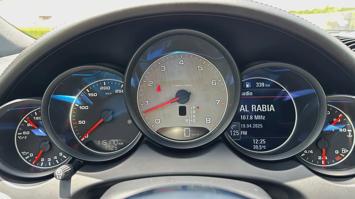 Porsche Cayenne S Platinum Edition 2018 GCC Full Service History