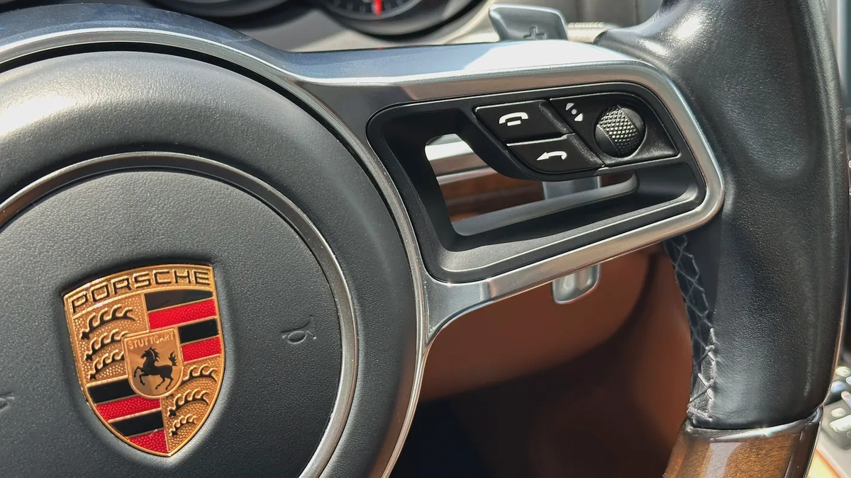Porsche Cayenne S Platinum Edition 2018 GCC Full Service History