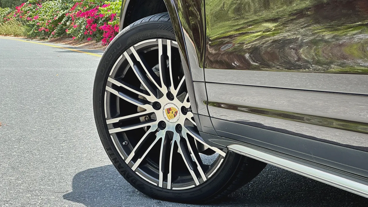 Porsche Cayenne S Platinum Edition 2018 GCC Full Service History