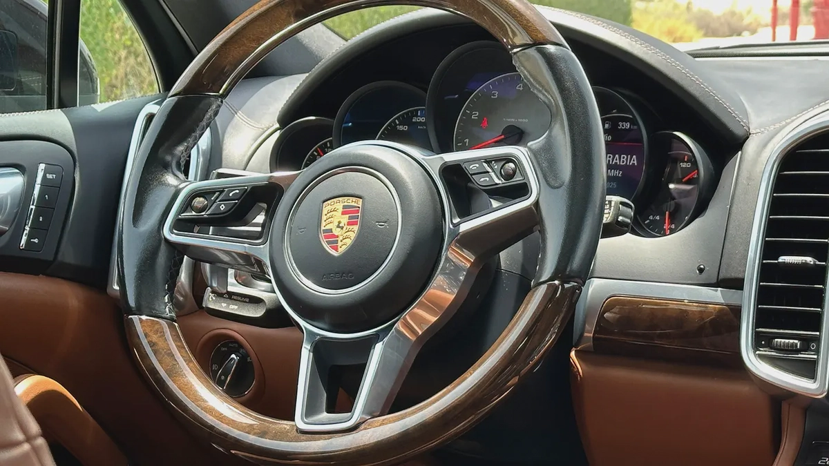 Porsche Cayenne S Platinum Edition 2018 GCC Full Service History