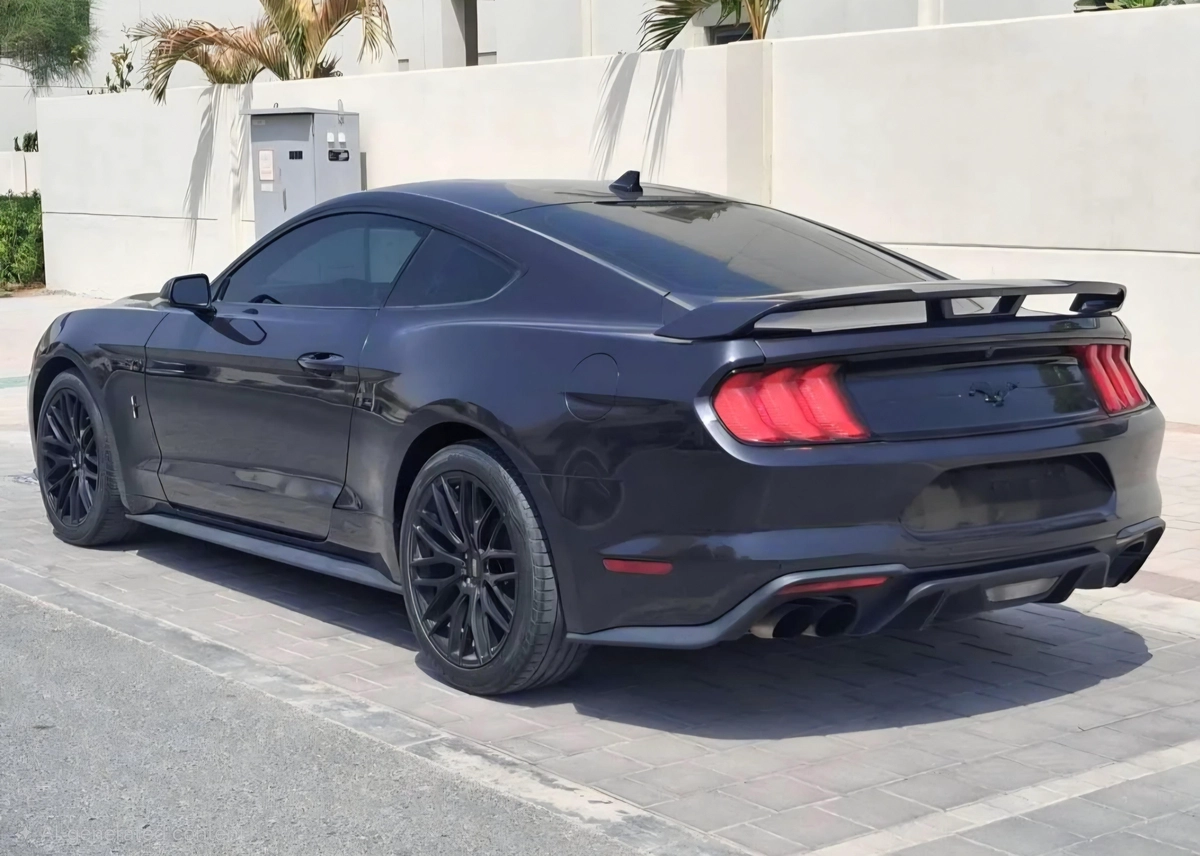 Ford Mustang Coupe-3-3