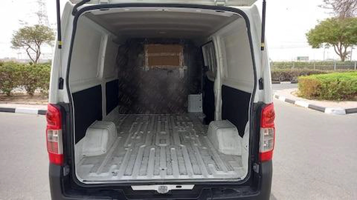 NISSAN URVAN 2020-5-5
