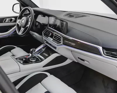 BMW X5M COMPETITION - FIRST EDITION ( 1 of 250 ) - GCC - FSH - EXCELLENT CONDITION-7