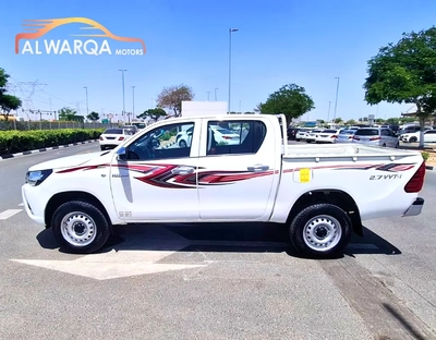 Toyota Hilux Double Cab GL 2023 - GCC Specs - 4x4 Great Condition-9