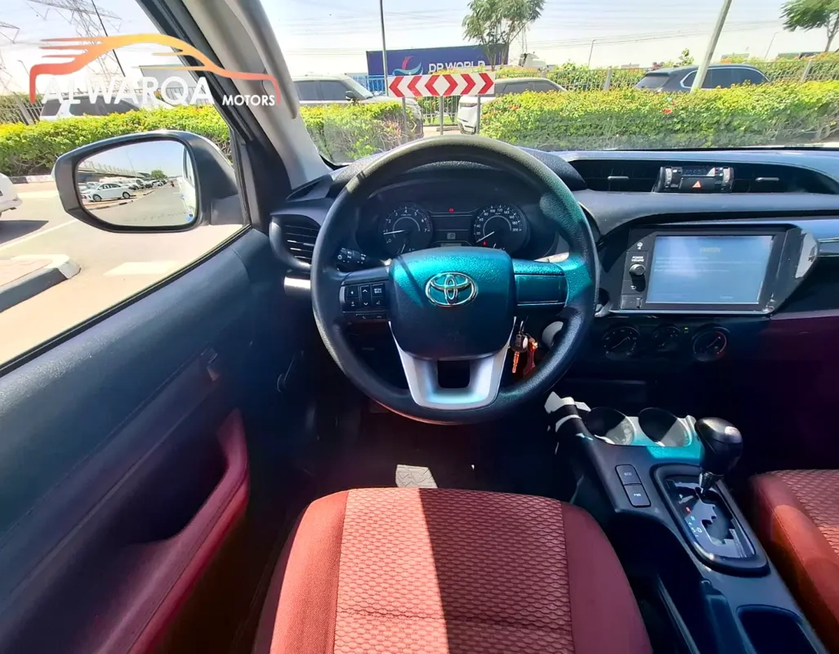 Toyota Hilux Double Cab GL 2023 - GCC Specs - 4x4 Great Condition-3-3