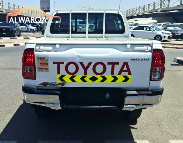 Toyota Hilux Double Cab GL 2023 - GCC Specs - 4x4 Great Condition