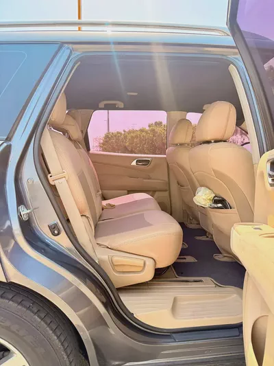 Nissan Pathfinder 3.5L V6 2015 GCC Specs - Well Maintained SUV-10