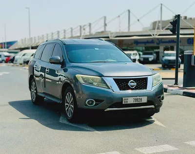 Nissan Pathfinder 3.5L V6 2015 GCC Specs - Well Maintained SUV-2