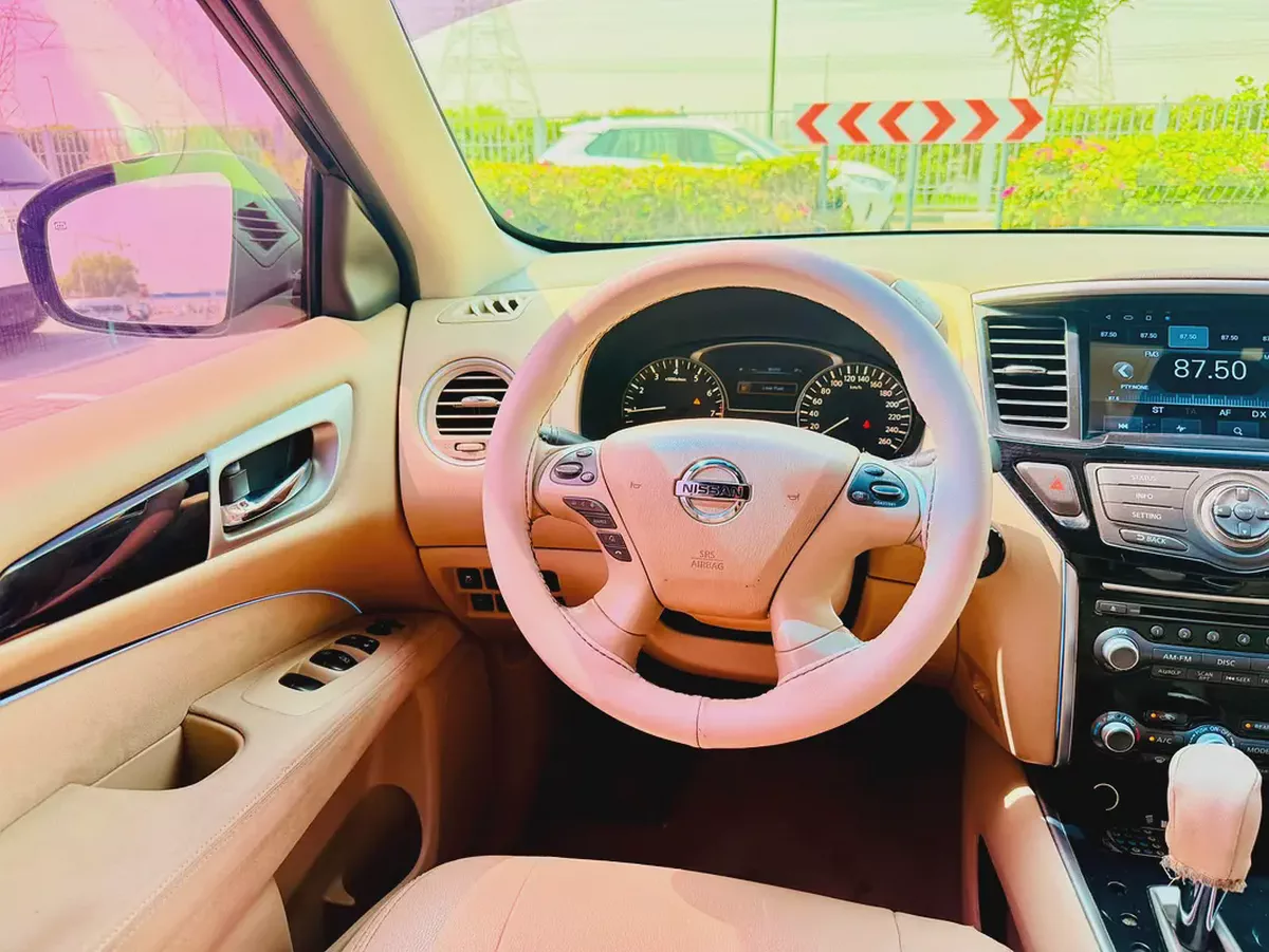 Nissan Pathfinder 3.5L V6 2015 GCC Specs - Well Maintained SUV-16-16