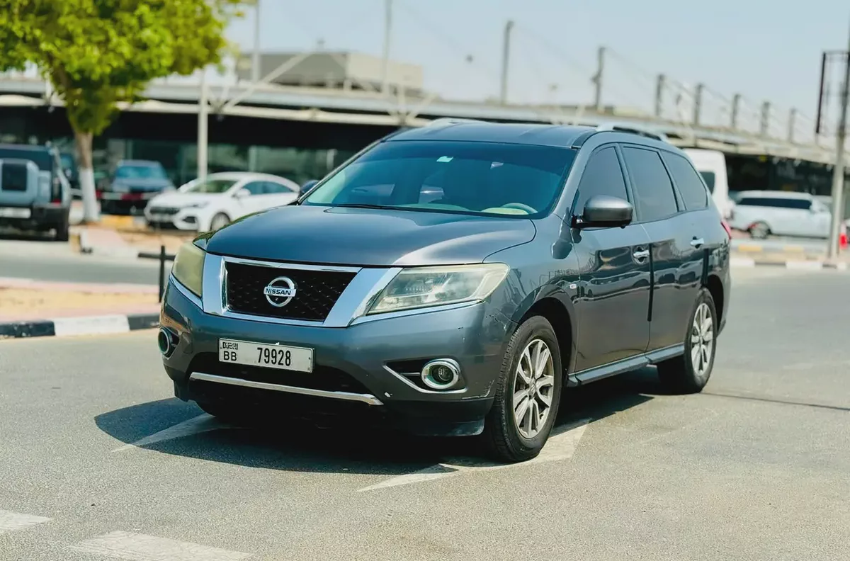Nissan Pathfinder 3.5L V6 2015 GCC Specs - Well Maintained SUV