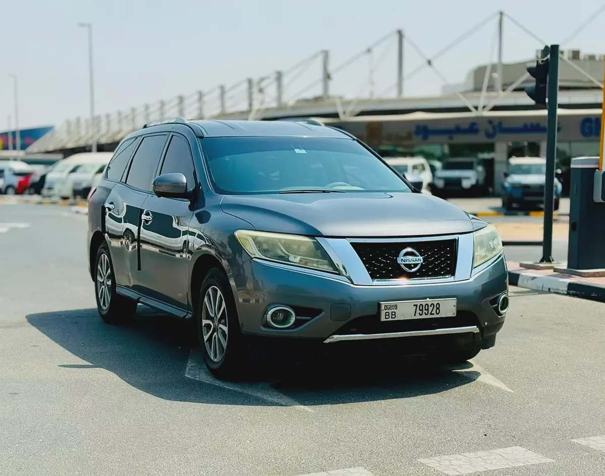 Nissan Pathfinder 3.5L V6 2015 GCC Specs - Well Maintained SUV-2-2