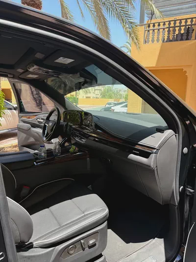 2022 Cadillac Escalade ESV Premium Luxury - Impeccable Condition-9