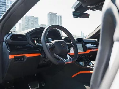 Lamborghini Urus SE Brand New Export Offer-9