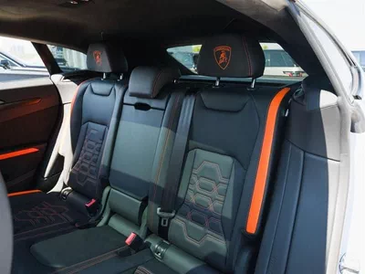 Lamborghini Urus SE Brand New Export Offer-10