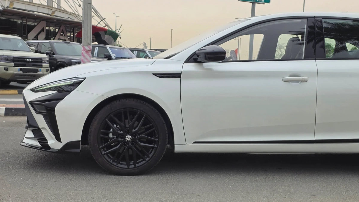 MG MG6 X-LINE (White)-4-4