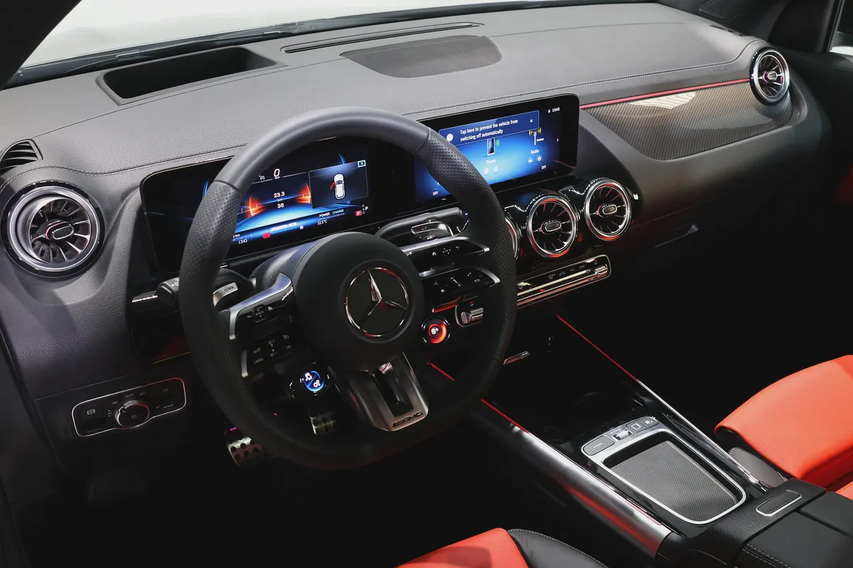 Brand New 2025 Mercedes-Benz GLA 35 AMG -GCC Specs-0KM-UNDER WARRANTY  SERVICE-BRAND NEW-9-9