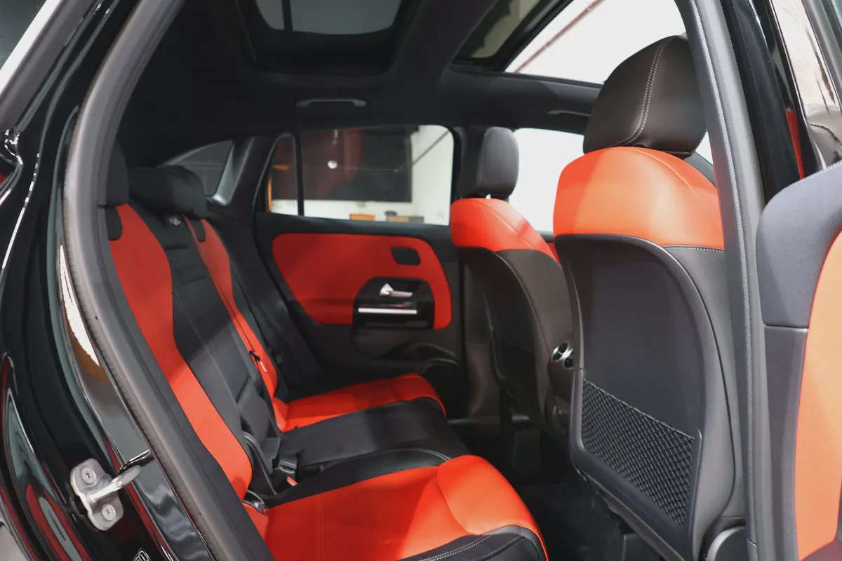 Brand New 2025 Mercedes-Benz GLA 35 AMG -GCC Specs-0KM-UNDER WARRANTY  SERVICE-BRAND NEW-18-18