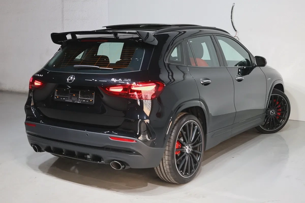Brand New 2025 Mercedes-Benz GLA 35 AMG -GCC Specs-0KM-UNDER WARRANTY  SERVICE-BRAND NEW