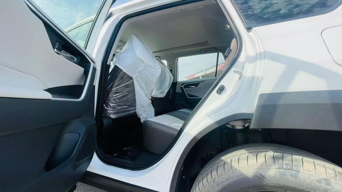 Toyota RAV4 ADVENTURE 2.5L Adventure-4-0