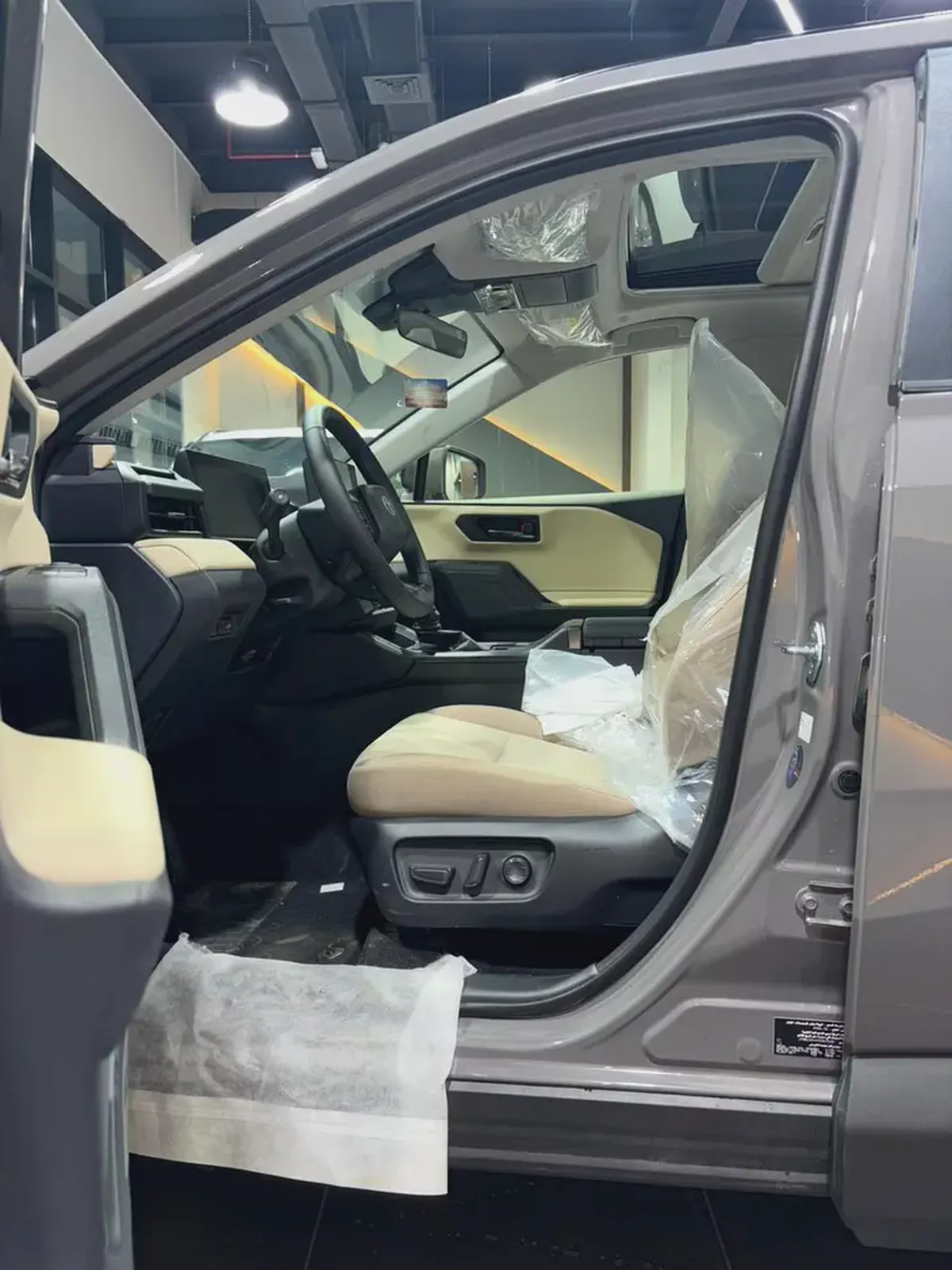 2026 Toyota RAV4 XLE HYBRID 2.5L RADAR GCC Brand New Condition رادار تويوتا RAV4 XLE هايبرد 2.5 لتر-12-12