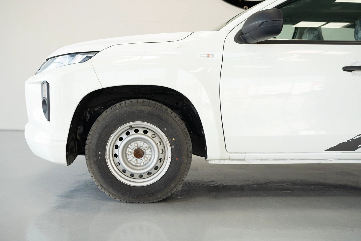 MITSUBISHI L200 2.5L M/T DIESEL 2WD MODEL 2023-10-10