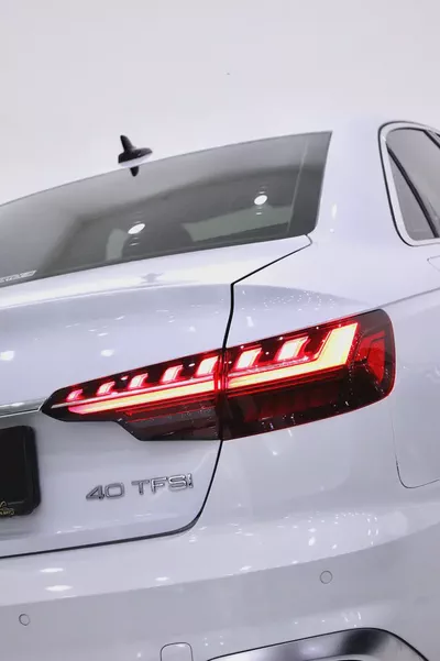 Audi A4 40 TFSI S-line - FULLY LOADED-14