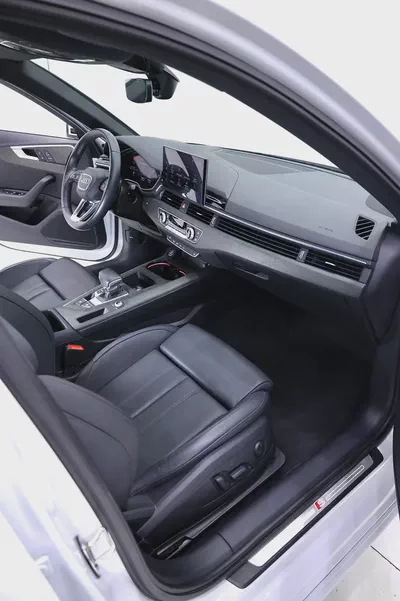 Audi A4 40 TFSI S-line - FULLY LOADED-17