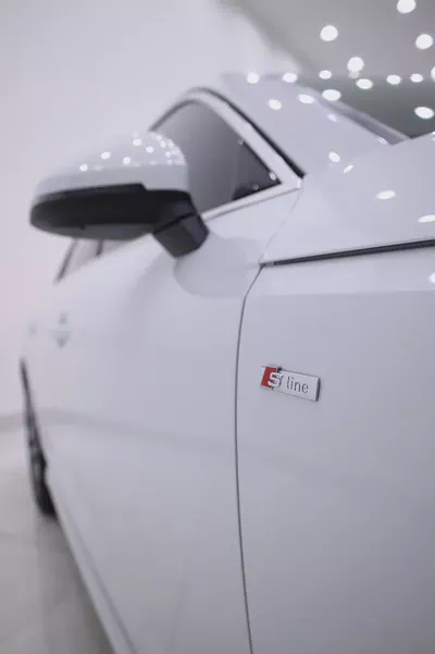 Audi A4 40 TFSI S-line - FULLY LOADED-8