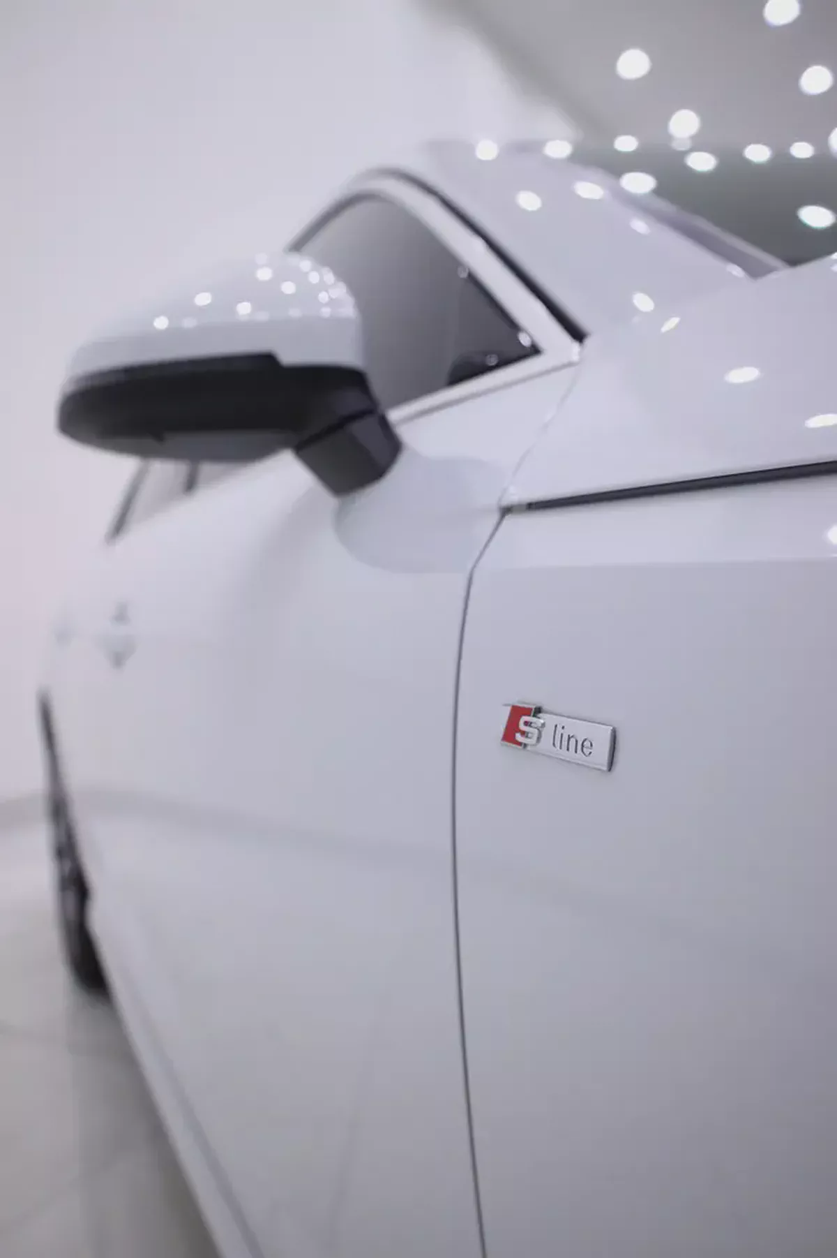 Audi A4 40 TFSI S-line - FULLY LOADED-8-8
