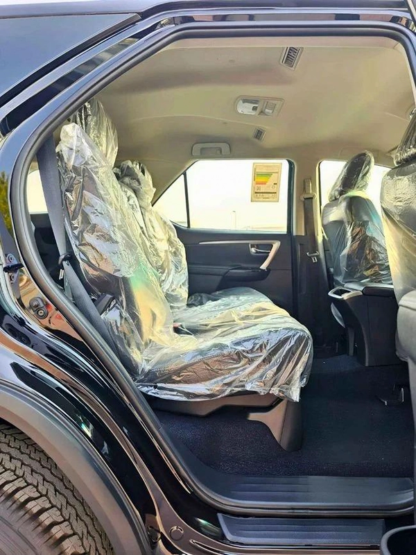 Toyota Fortuner SR5 ADVENTURE | FRONT PWR SEATS | PUSH START | DIFF LOCK AUTO A/C | (CODE # F6HA)