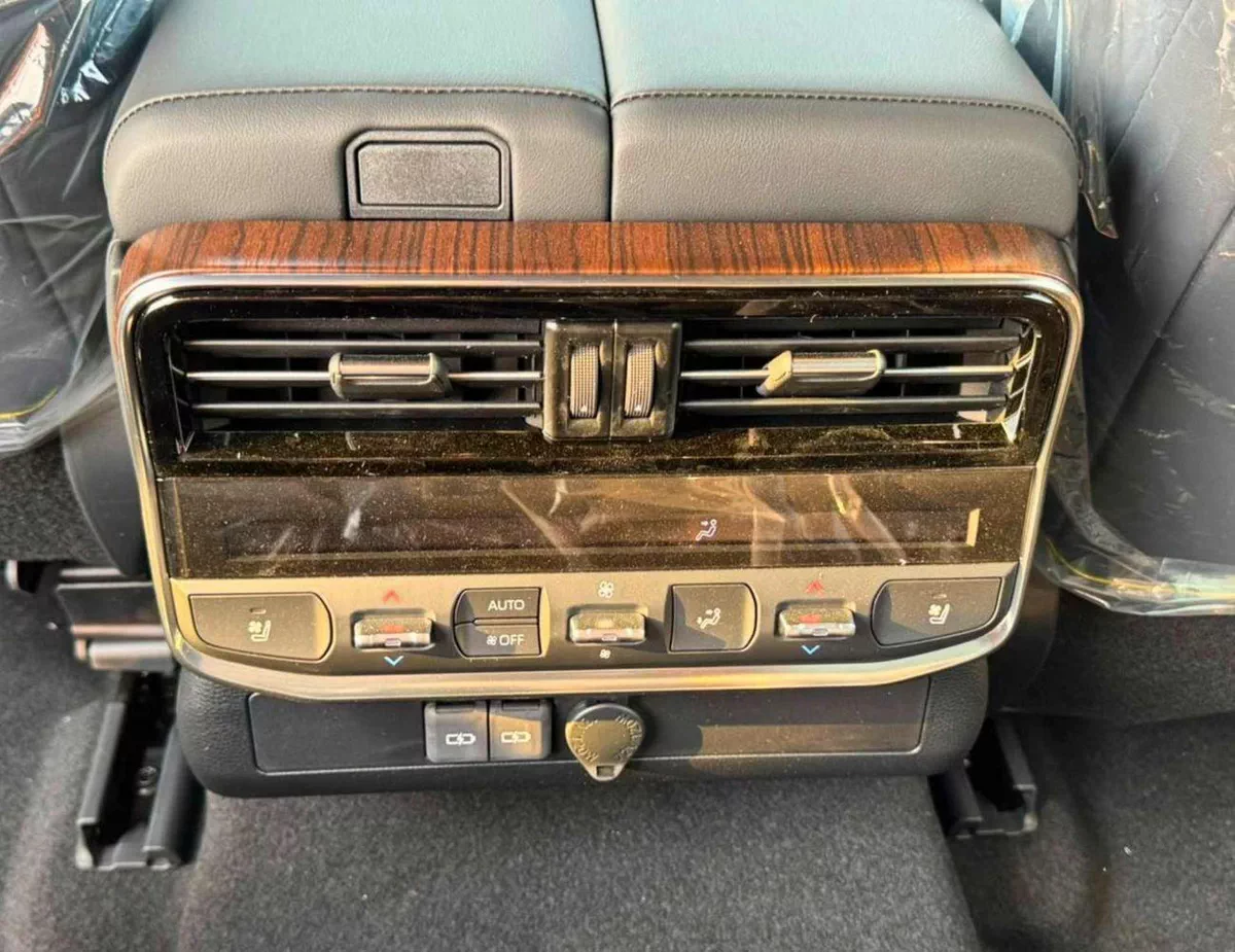 Toyota Land Cruiser VX 3.3L DIESEL TT || REAR ENTERTAINMENT SCREEN / BIG DVD / RADAR / JBL SPEAKERS (CODE # LCDVXS)-23-0