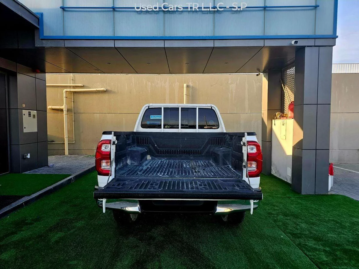 Toyota Hilux GLX PATROL/ AUTO GEAR 4WD/ AUTO WINDOWS/ ADVENTURE BODY/ LOW MILEAGE-4-0