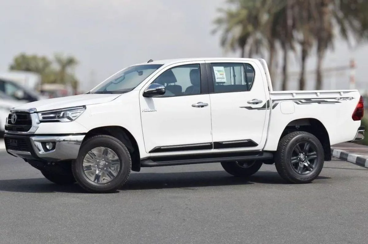 Toyota Hilux SGLX HILUX SR5 2.7L AT  PETROL 2025