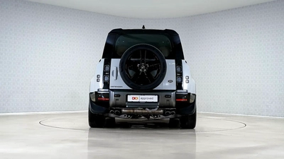 Land Rover Defender 110 V8 Edition P525-1