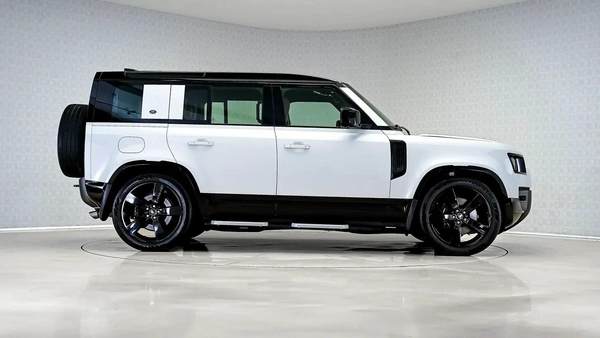 Land Rover Defender 110 V8 Edition P525
