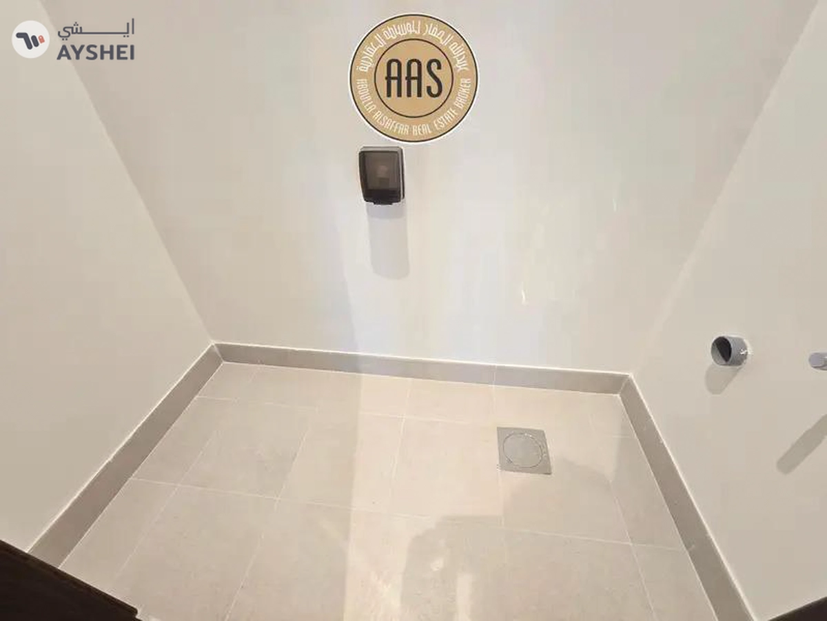 Huge 1bhk 2bathrooms store room balcony wardrobes in 95k 1parking free-7-7