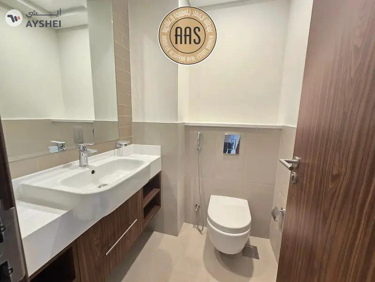 Huge 1bhk 2bathrooms store room balcony wardrobes in 95k 1parking free-10-10