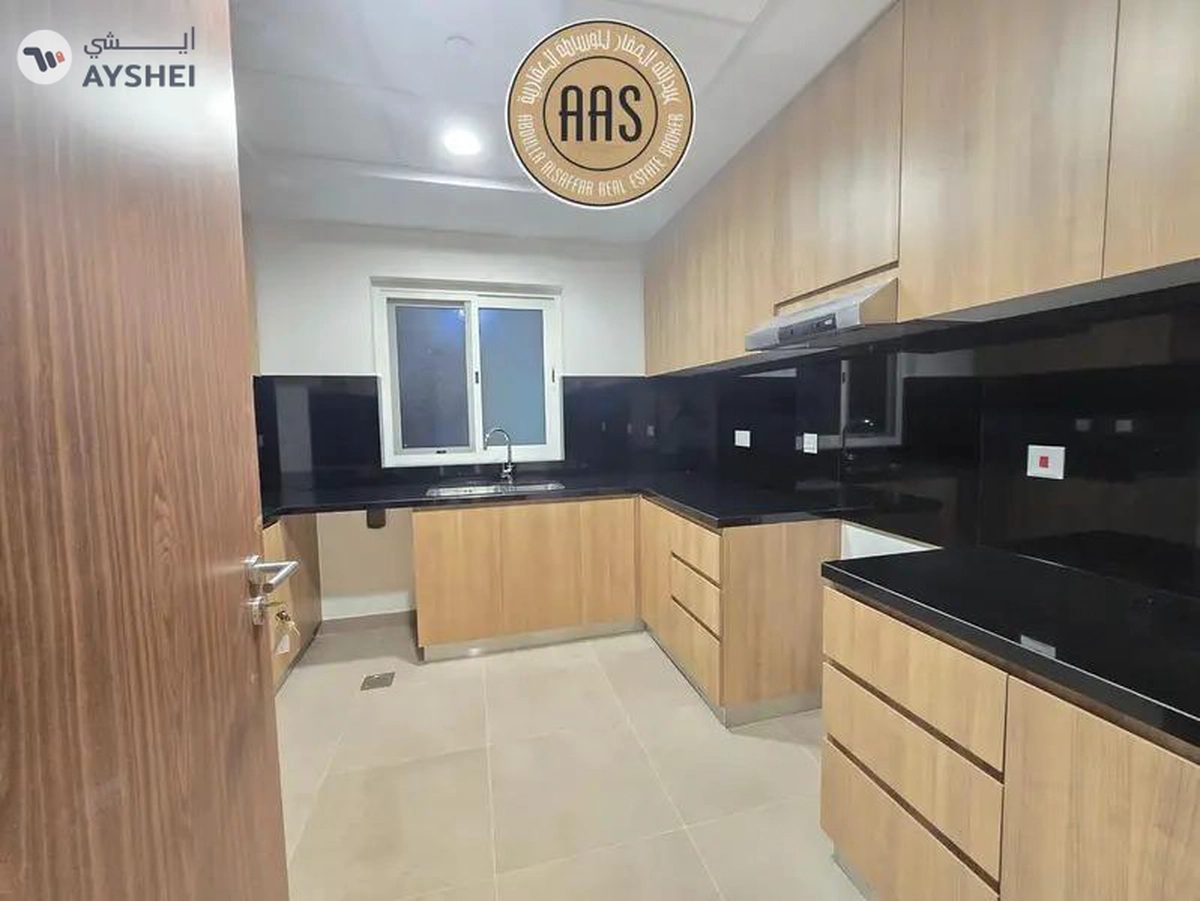 Huge 1bhk 2bathrooms store room balcony wardrobes in 95k 1parking free-5-5