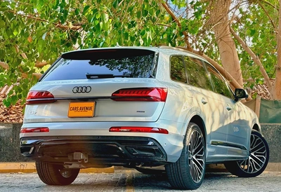 Audi Q7 45 TFSI quattro Luxury 2024 | 1 Year Warranty | 2,600 PM American Specs - Pristine Condition-3