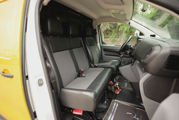 Peugeot Expert | Delivery Van | Manual Diesel | GCC Specs | Ref#P24053