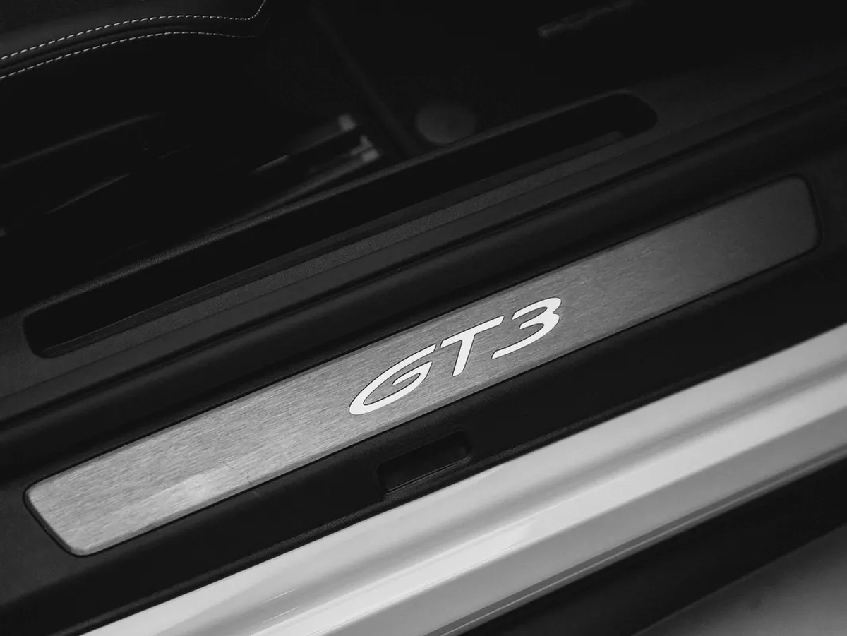 BRAND NEW GT3-CLUB SPORT-UNDER WARRANTY-CERAMIC BRAKES-LIFTING SYSTEM-SPORT CHRONO-MATRIX-17-17