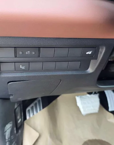 MITSUBISHI OUTLANDER P LINE-8
