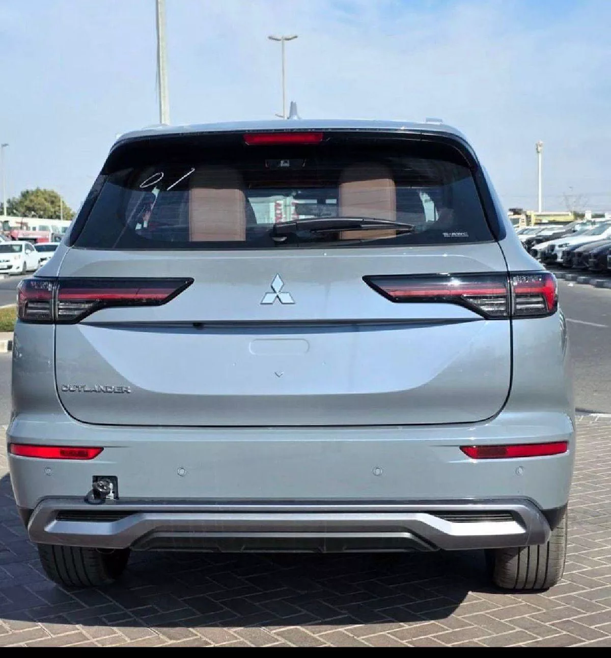 MITSUBISHI OUTLANDER P LINE-7-7