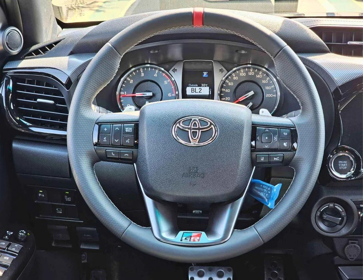 Toyota Hilux GR SPORT WITH BULBAR / 2.8L DIESEL V4 / DRIVER PWR SEATS WITH LATHER (CODE# HGR-6-6