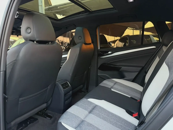 Volkswagen ID4 Cruzz pure +model 2022 import from china فولكس فاجن ID4 كروز بيور بلس موديل ٢٠٢٢ وارد