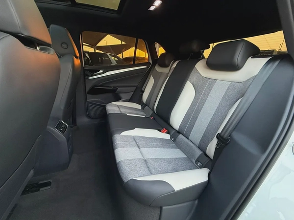 Volkswagen ID4 Cruzz pure +model 2022 import from china فولكس فاجن ID4 كروز بيور بلس موديل ٢٠٢٢ وارد