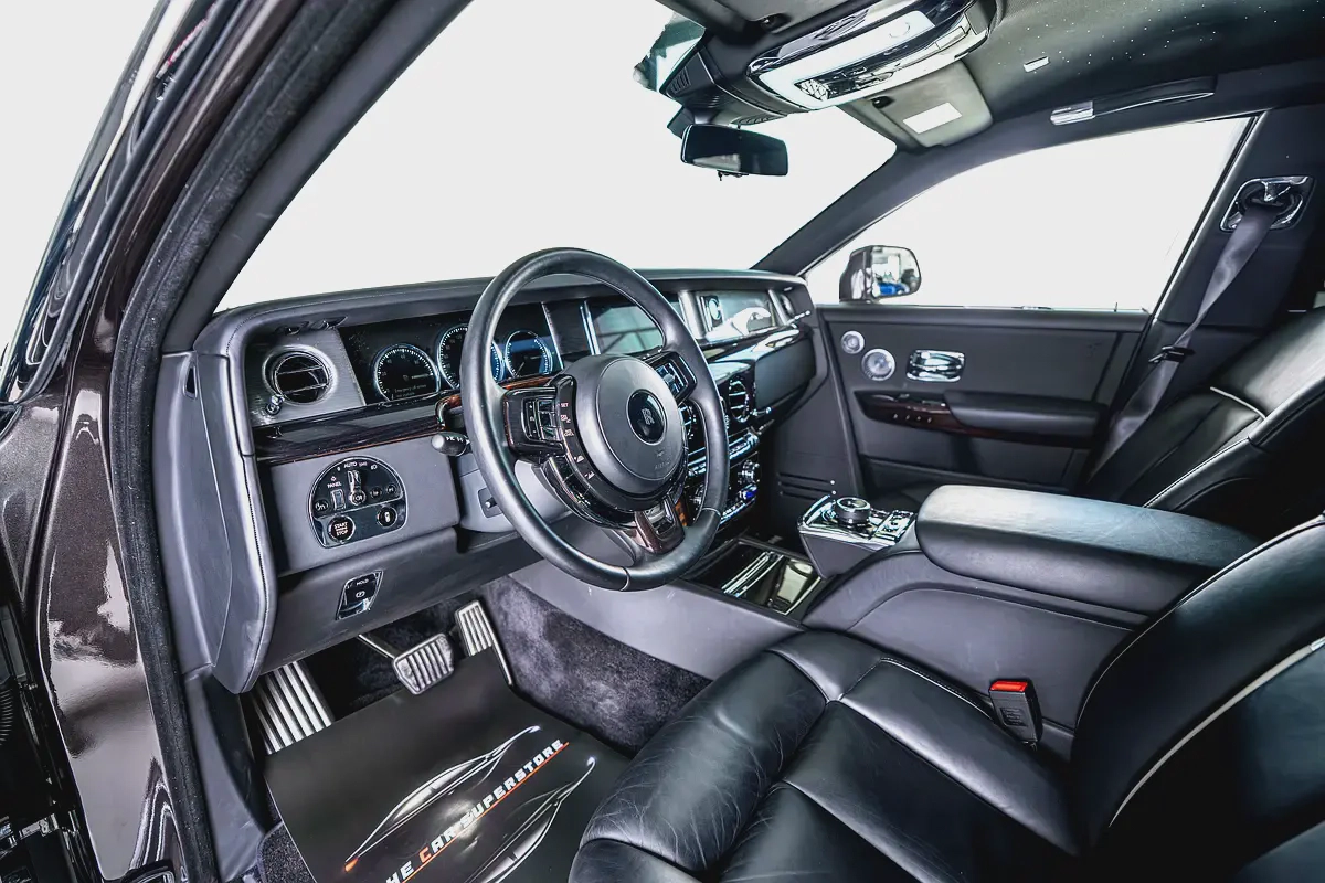 Rolls Royce Phantom-Diamond Grey Exterior Color-24 Inch Chrome Rims-Star Light System-10-10