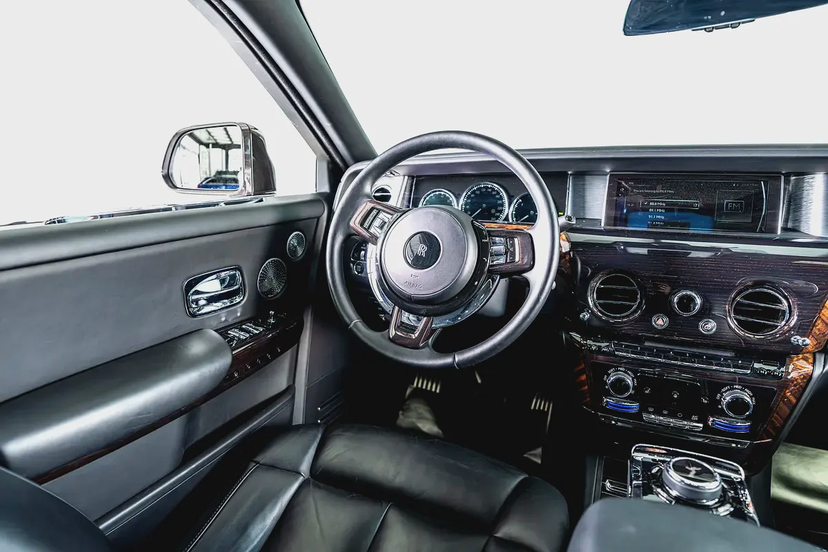Rolls Royce Phantom-Diamond Grey Exterior Color-24 Inch Chrome Rims-Star Light System-13-13