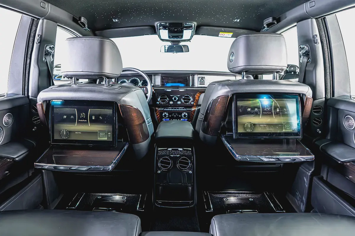 Rolls Royce Phantom-Diamond Grey Exterior Color-24 Inch Chrome Rims-Star Light System-16-16