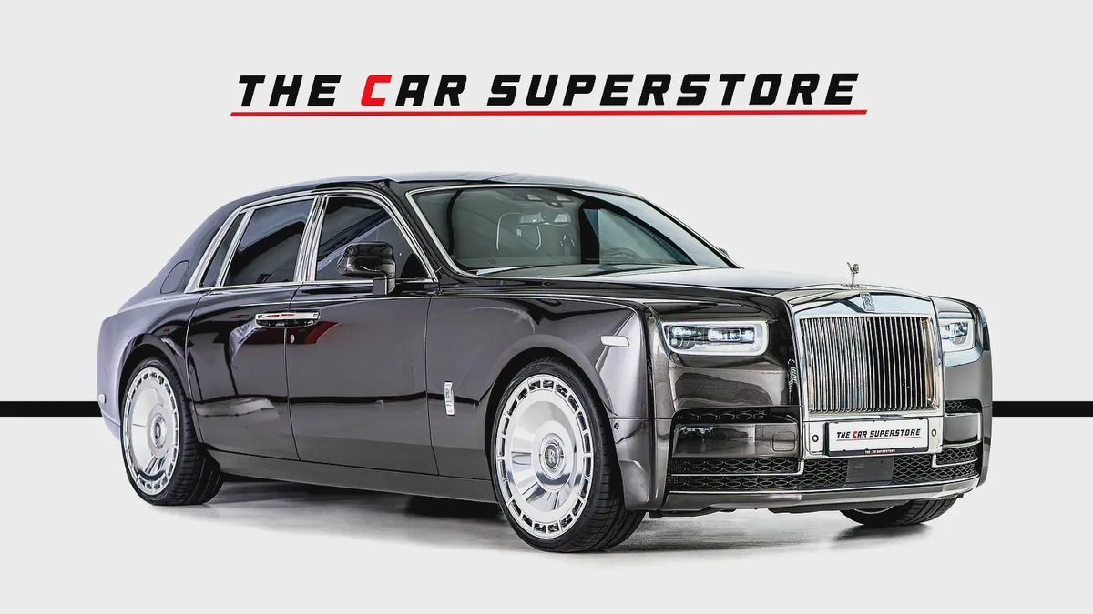 Rolls Royce Phantom-Diamond Grey Exterior Color-24 Inch Chrome Rims-Star Light System-1-1